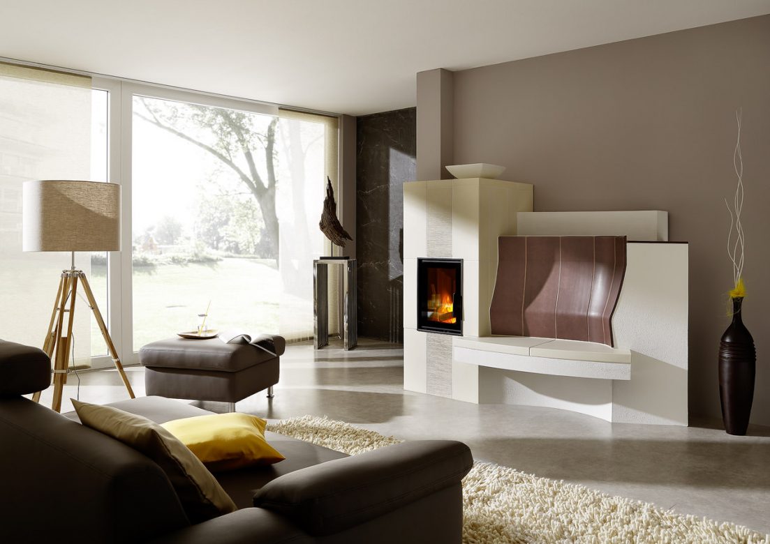 Light tiled stove with bench